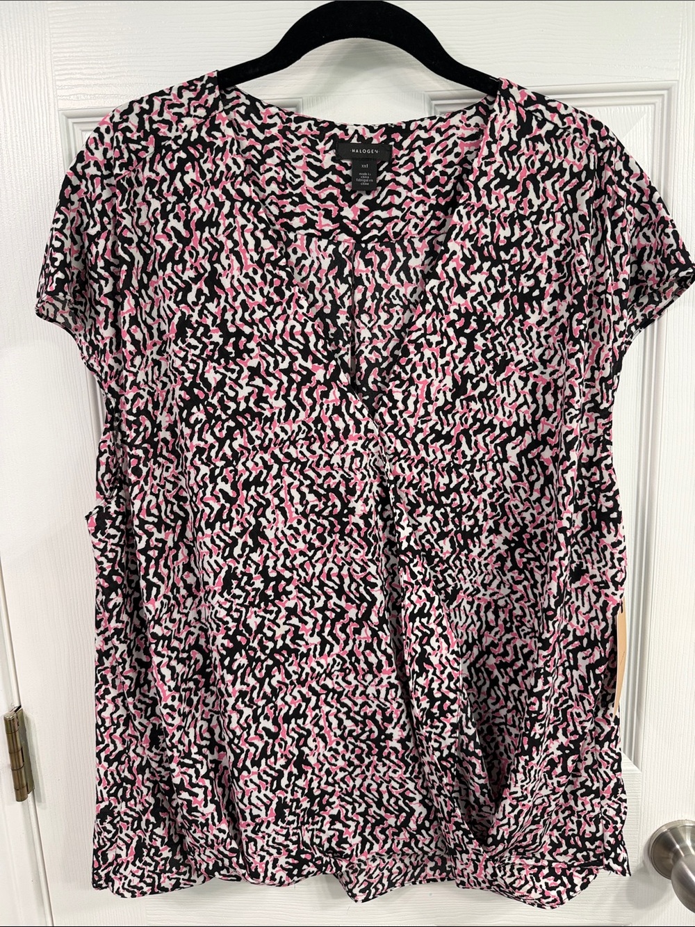 NWT Halogen blouse in black, pink and white.  Size XXL.